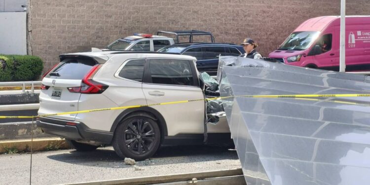 Tragedia en Interlomas: Estructura colapsa y cobra una vida (VIDEO)