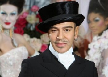 Met Gala 2027 da marcha atrás y cancelan homenaje a John Galliano.