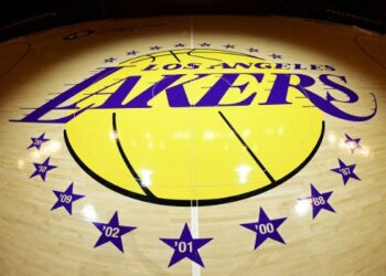 Los Angeles Lakers tendrán nuevos dueños en una venta de 12 mmdd.