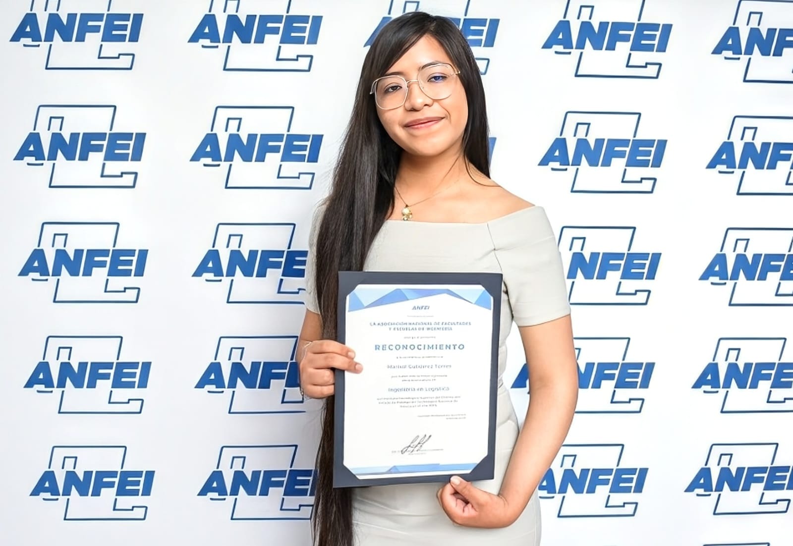 Egresada del ITESA es reconocida entre las mejores ingenieras de México