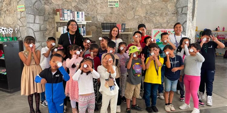 UTEC acerca la ciencia a más de 250 niñas y niños en bibliotecas de Tulancingo