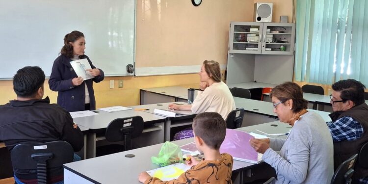 Capacita SEPH en inglés a docentes y personal educativo