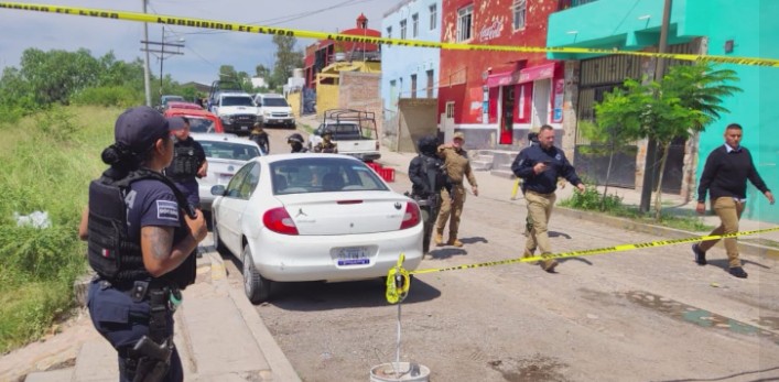 Santa Fe Klan: Riña en su tienda deja un policía herido y tensión con autoridades