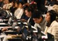 Aspirantes de la UNAM reportan fallas en computadoras del Palacio de los Deportes.