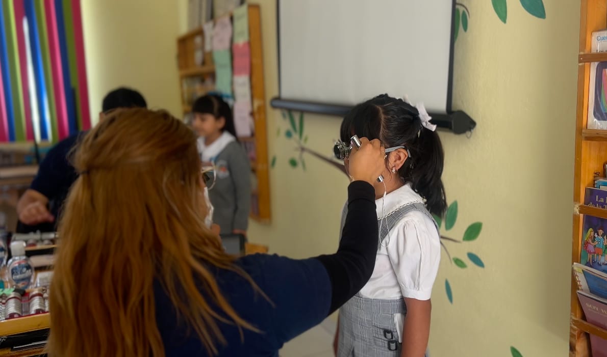 SEPH beneficia a más de 28 mil estudiantes con programa de salud visual