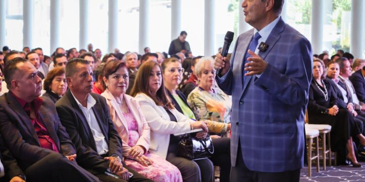 Natividad Castrejón encabeza encuentro con jefes de sector y supervisores de Educación Básica