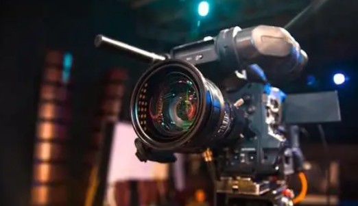 Derechos de audiencia: exigen separar noticias de publicidad
