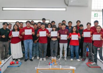 Estudiantes de UTVAM obtienen certificación internacional en diseño mecánico
