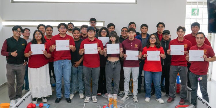 Estudiantes de UTVAM obtienen certificación internacional en diseño mecánico