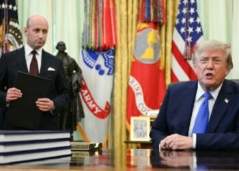 Ciudadanía por nacimiento: Trump firma decretos para restringirla