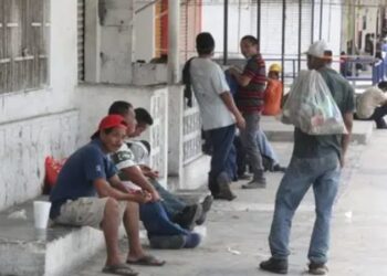 Pobreza laboral sube en 13 estados pese a avance nacional