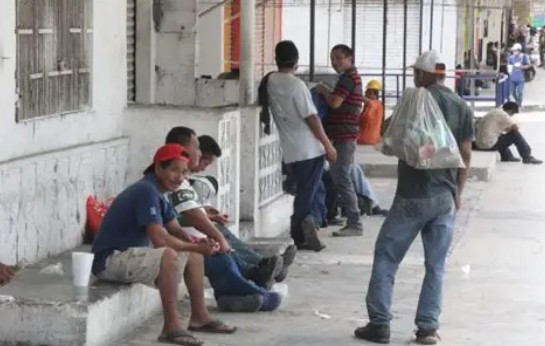 Pobreza laboral sube en 13 estados pese a avance nacional