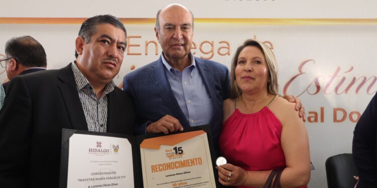 SEPH y SNTE reconocen trayectoria de mil 912 trabajadoras y trabajadores de la educación