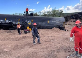 Obligan a Ferromex a sanear 1.7 km2 contaminados en Sonora