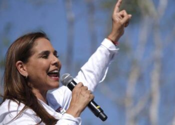 Mara Lezama admite jets privados pero oculta quién los pagó