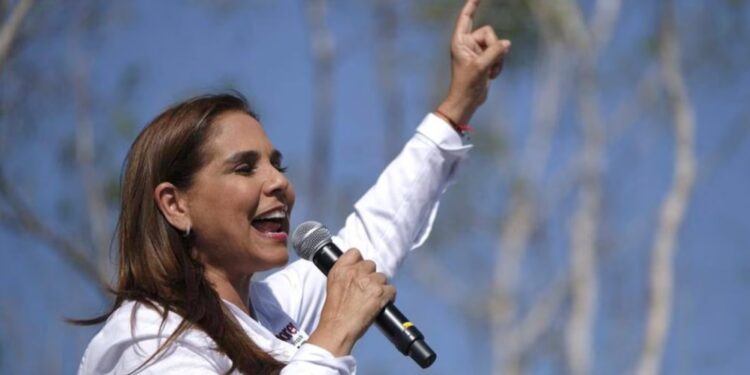 Mara Lezama admite jets privados pero oculta quién los pagó
