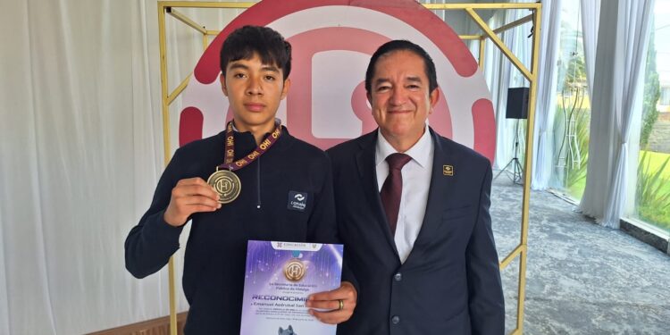 Alumno de Conalep Hidalgo integrará selección estatal para Olimpiada Mexicana de Informática