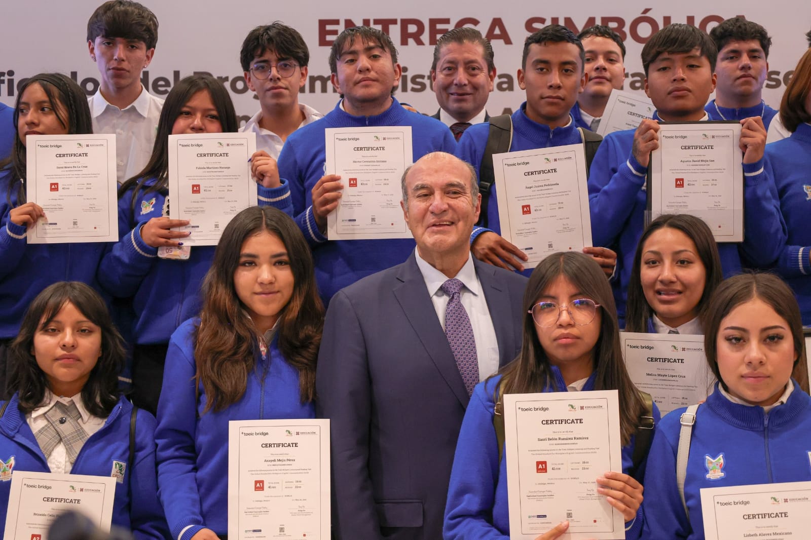 Hidalgo mejora la permanencia escolar en educación media superior
