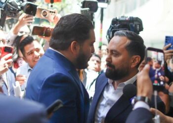Senado: Ofensiva del PRI contra Morena desata zafarrancho entre legisladores