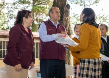 SEPH alista entrega de útiles, uniformes y calzado gratuito para estudiantes de nivel básico