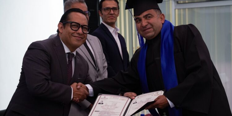 UNIDEH entrega 65 títulos y suma nuevos Campus Virtuales