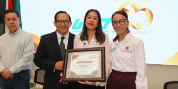 UT de Tula-Tepeji reconoce trayectoria académica y laboral en su 35 aniversario