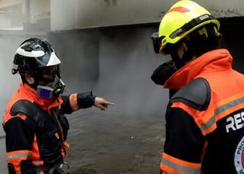 Incendio en edificio de Polanco moviliza a bomberos