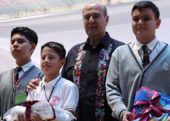 Natividad Castrejón encabeza jornada educativa en Ixmiquilpan