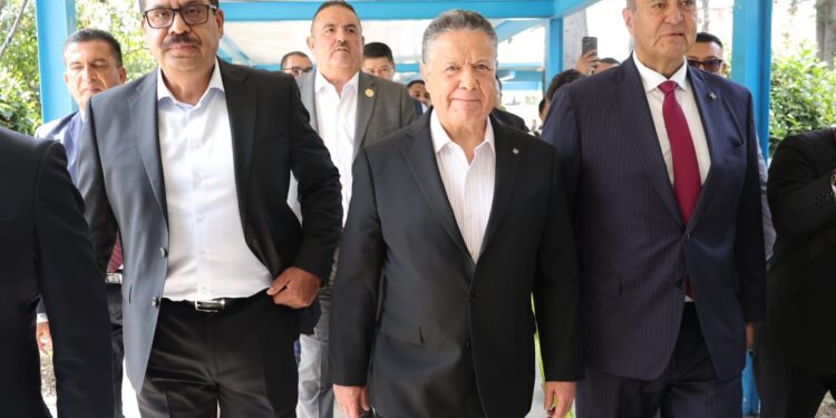 Julio Menchaca consolida transformación educativa en Hidalgo